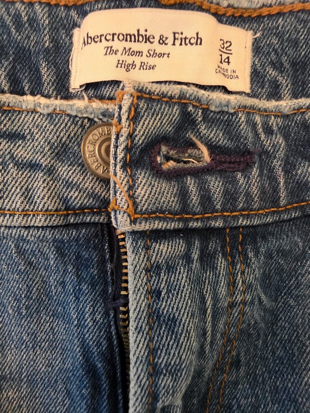 Abercrombie & Fitch "The Mom Short" High Rise, Size 32/14 - Picture 5 of 8